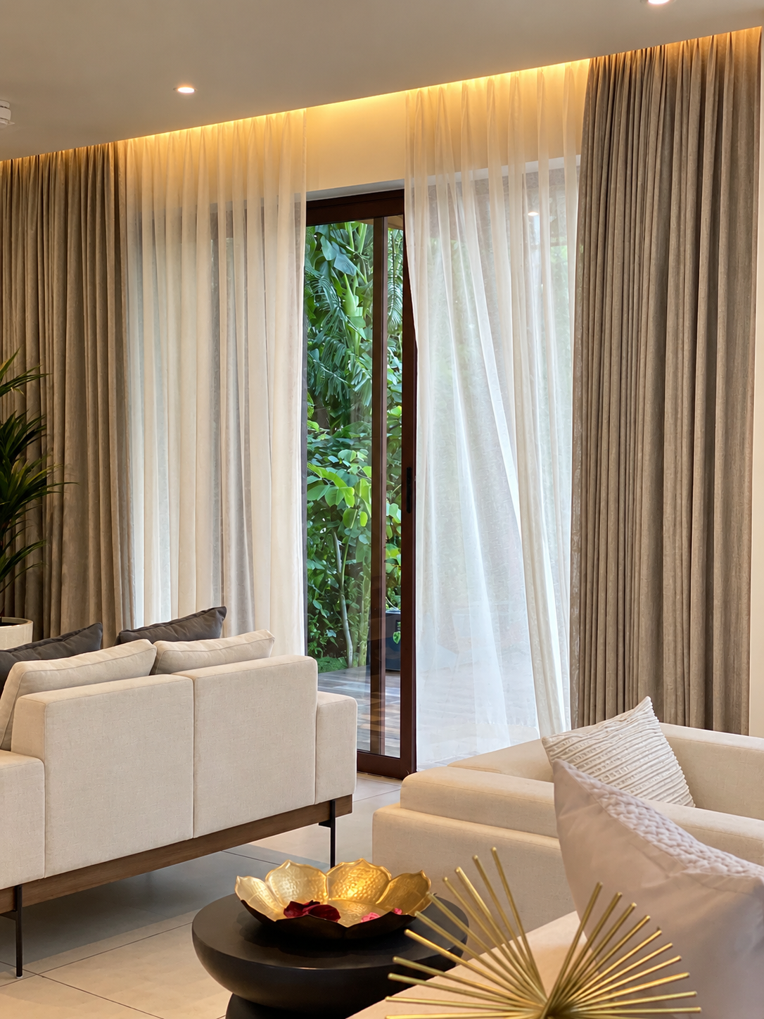 Living room curtain wall, showcase villa, Bantala
